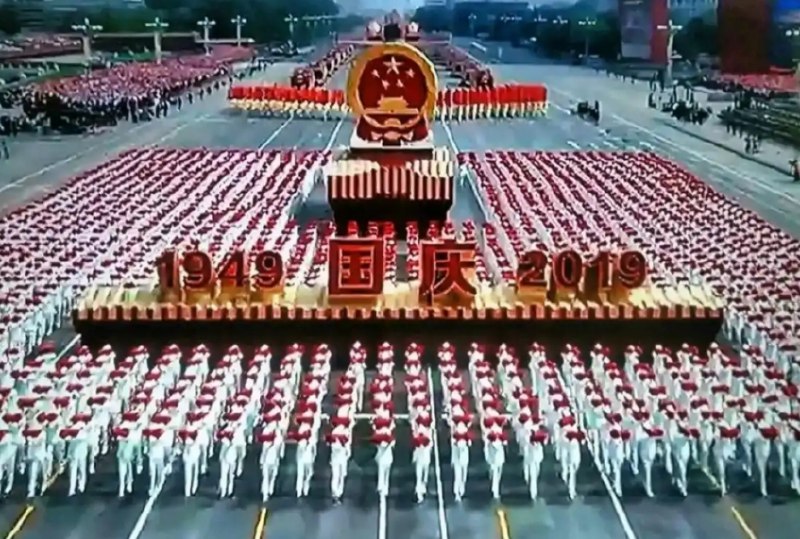 国内纪录片《国庆大阅兵合集》(1949-2019)